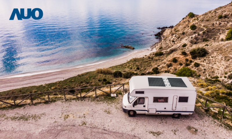 「可撓輕量化太陽光電板SunCurva」使用輕量特殊耐候型複合板取代傳統太陽能板的玻璃前板，不僅降低70%重量，每米平方僅3Kg；具有抗衝擊性能及通過電磁相容性測試，可應用於交通運輸工具，如露營車、遊艇等